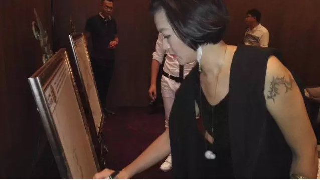 1481350610195364.png blob.png